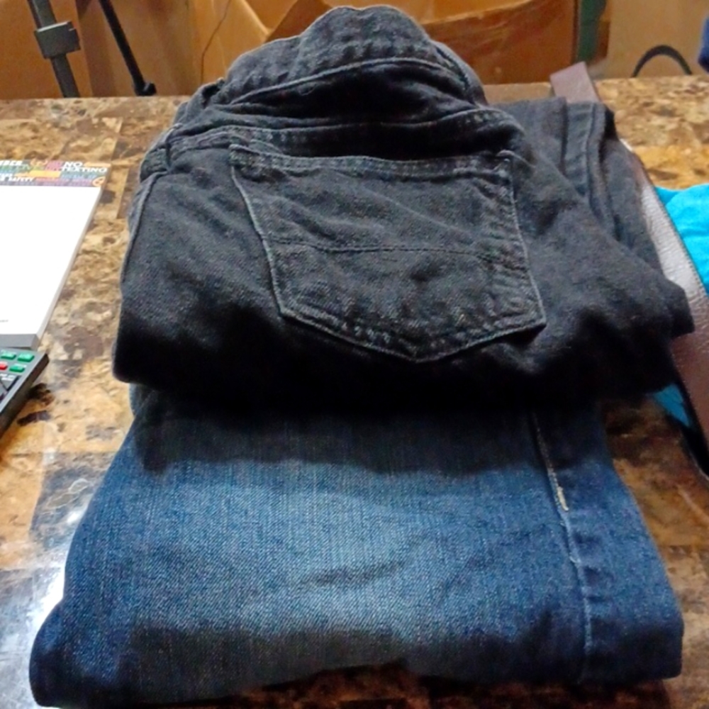 2 pairs of jeans